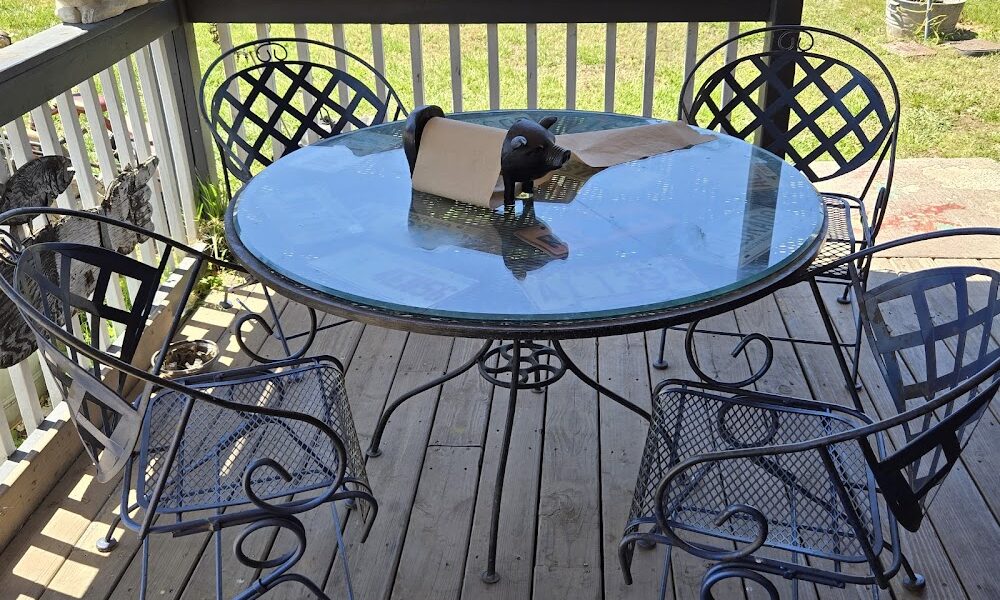 THE BLACK PIG BBQ AND GRILL