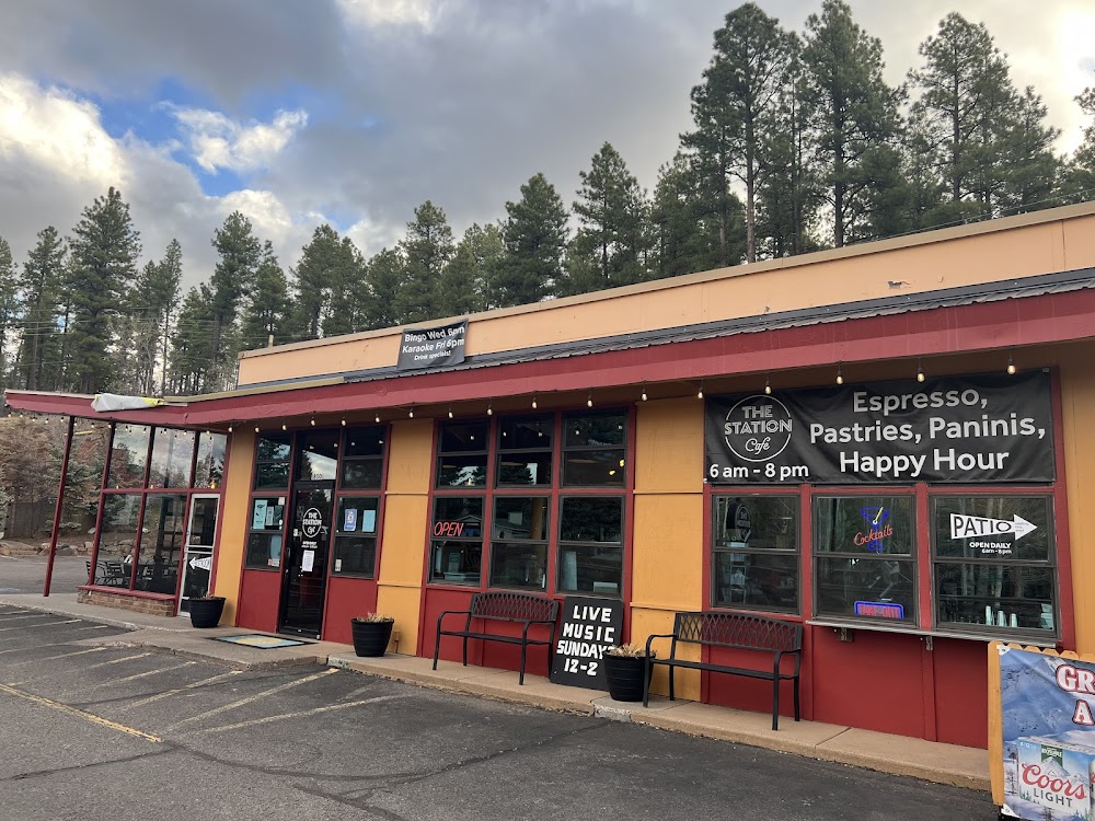 The Station Café and Lounge