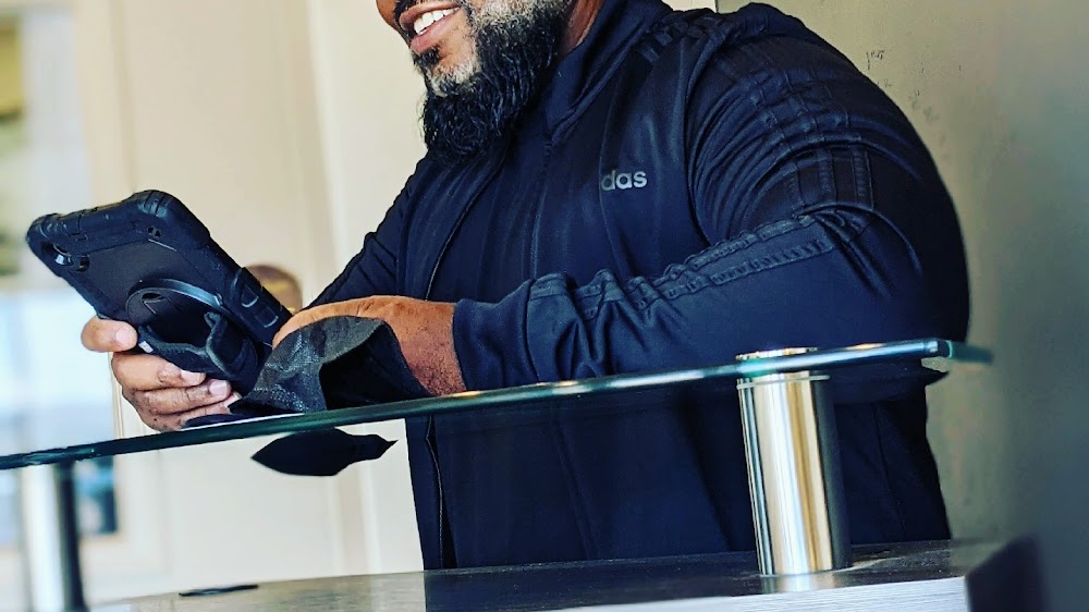 JE the Barber