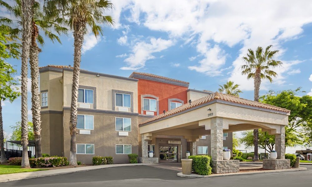 Best Western Plus Villa Del Lago Inn Patterson