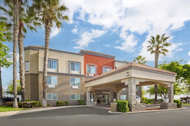 Best Western Plus Villa Del Lago Inn Patterson