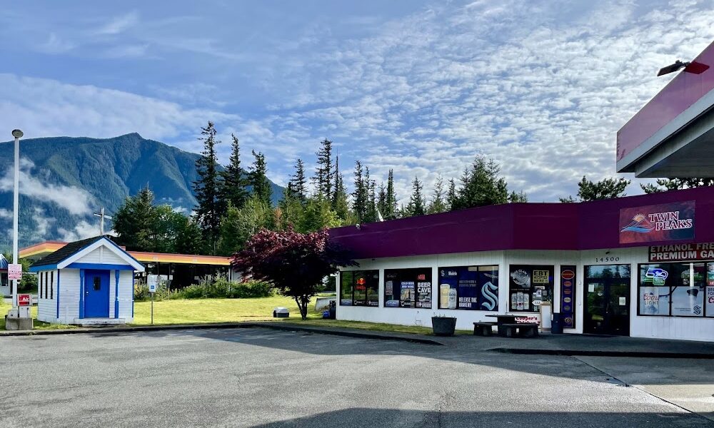Twin Peaks Food and Gas
